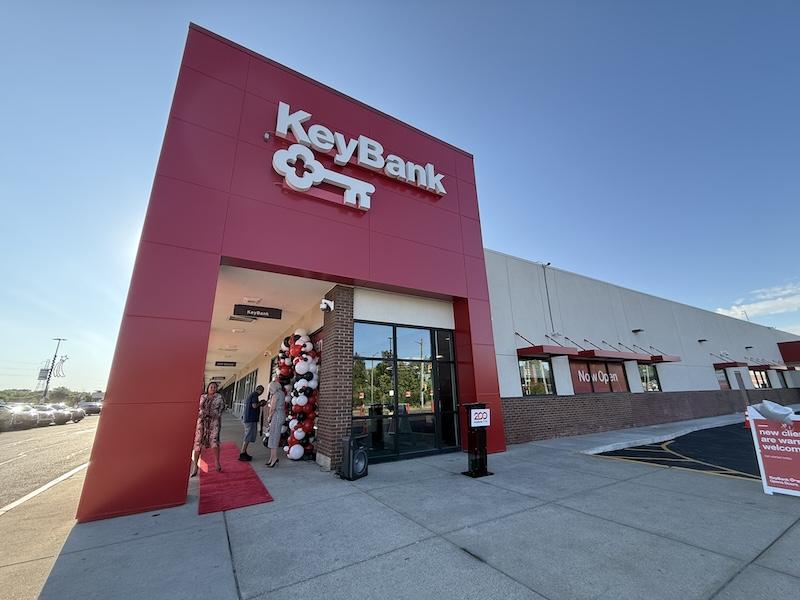 KeyBank Celebrates New Branch With Three 10 000 Donations keybank-celebrates-new-branch-with-three-10-000-donations